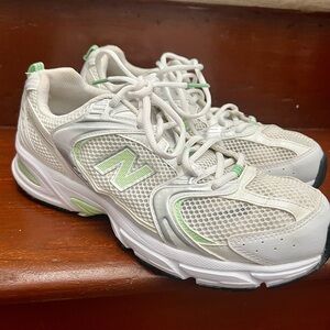 Good White/ Green New Balance sneakers in pastel.